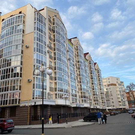 Світлі Апартаменти В Самому Центрі Біля Корпусного Парку - Мережа Helen Poltava Exterior photo