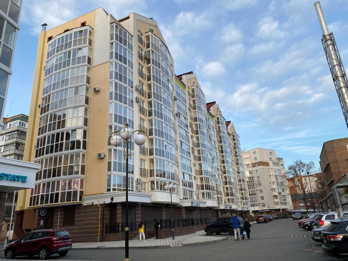 Світлі Апартаменти В Самому Центрі Біля Корпусного Парку - Мережа Helen Poltava Exterior photo