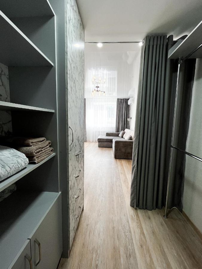 Світлі Апартаменти В Самому Центрі Біля Корпусного Парку - Мережа Helen Poltava Room photo