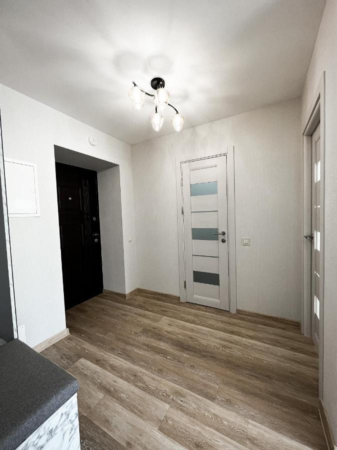 Світлі Апартаменти В Самому Центрі Біля Корпусного Парку - Мережа Helen Poltava Room photo